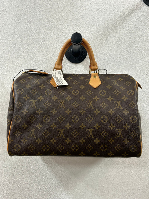 Vist Large View of Product Image Which is Used Louis Vuitton Large Leather Handbag