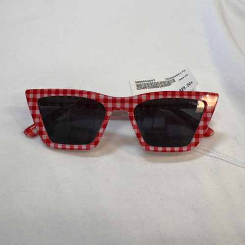Used Unbranded Sunglasses 60140-S000664043 Vist Large View of Product Image Which is Used Unbranded Sunglasses