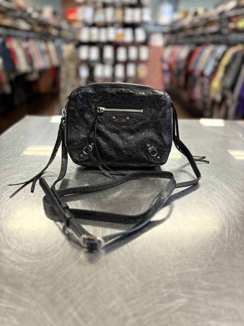 Vist Large View of Product Image Which is Used Balenciaga Large Leather Handbag 60112-S000413321
