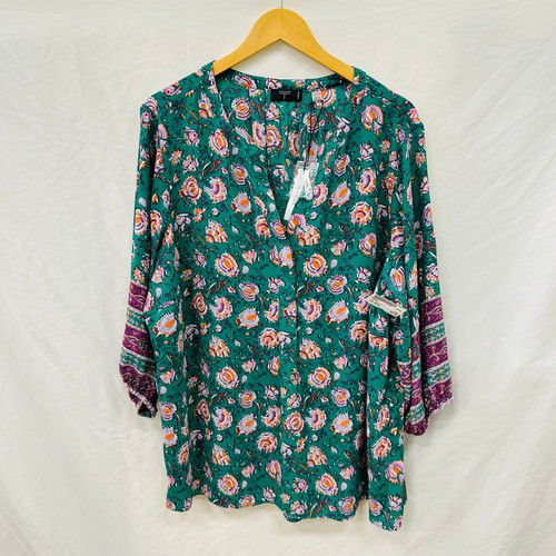 Vist Large View of Product Image Which is Used Tahari Long Sleeve Top 3X-22