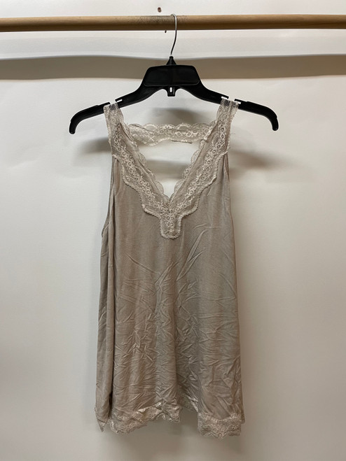 Vist Large View of Product Image Which is Used POL Sleeveless Top L-12/14