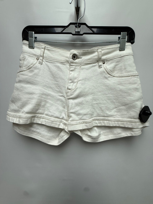 Vist Large View of Product Image Which is Used Levi's Shorts 14-32