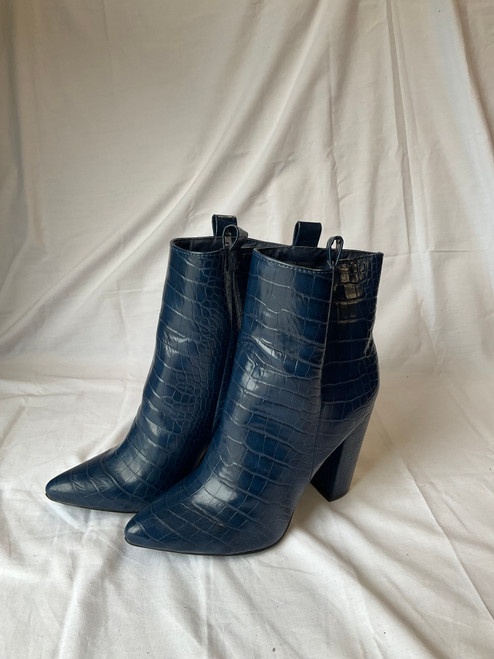 Used Just Fab Ankle Boots 9 60045-S000740772 Vist Large View of Product Image Which is Used Just Fab Ankle Boots 9