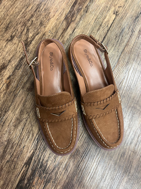 Vist Large View of Product Image Which is Used Style&Co Clogs 7 60076-S000758783