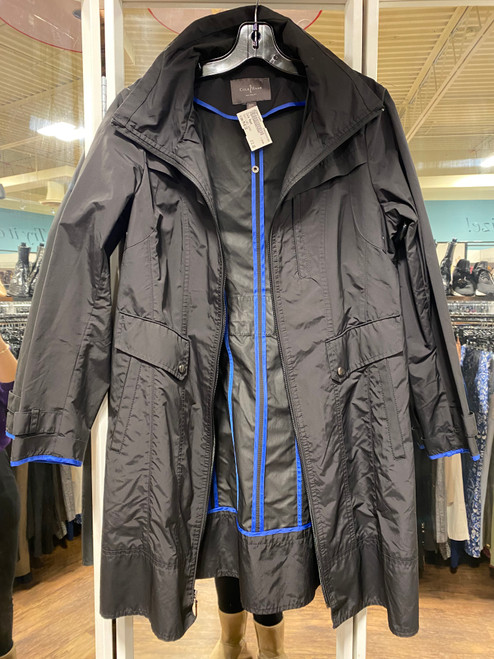 Vist Large View of Product Image Which is Used Cole Haan Short Light Jacket M-8/10