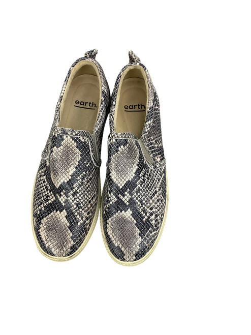 Vist Large View of Product Image Which is Used Earth Casual Shoes 9.5