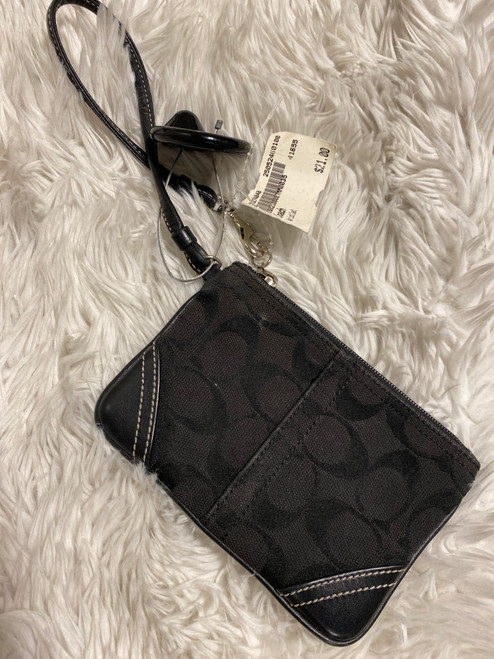 Vist Large View of Product Image Which is Used Coach Wristlet