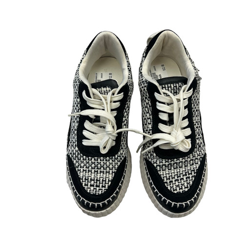 Vist Large View of Product Image Which is Used Universal Threads Performance Shoes 9 60115-S000212132