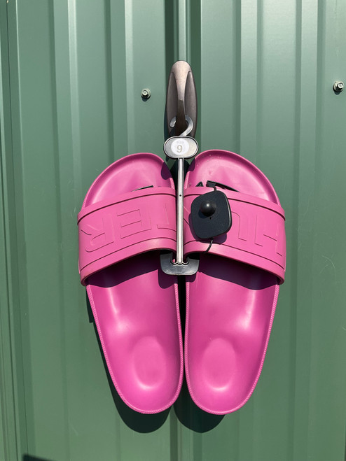 Used Hunter Sandals 9 60084-S000824240 Vist Large View of Product Image Which is Used Hunter Sandals 9