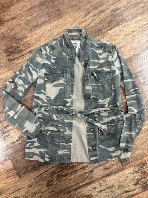 Vist Large View of Product Image Which is Used Maurice’s Short Light Jacket S-4/6