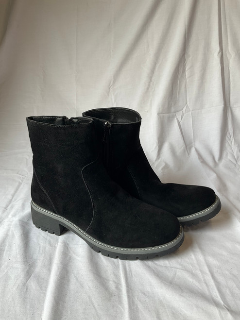 Used Unbranded Ankle Boots 10 60045-S000746067 Vist Large View of Product Image Which is Used Unbranded Ankle Boots 10