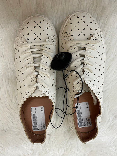 Vist Large View of Product Image Which is Used Torrid Casual Shoes 10