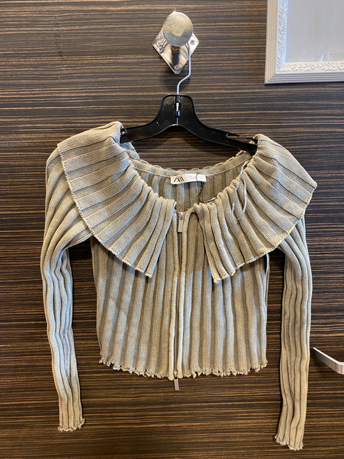 Vist Large View of Product Image Which is Used Zara Lightweight Sweater L-12/14