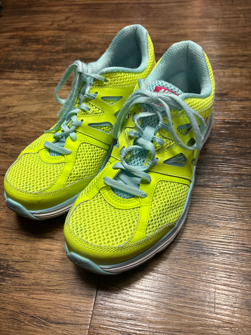 Vist Large View of Product Image Which is Used Nike Performance Shoes 8