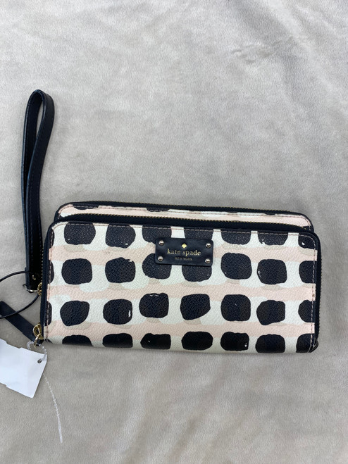 Vist Large View of Product Image Which is Used Kate Spade New York Leather Wallet 60119-S000090202