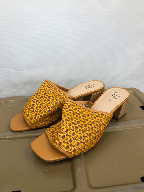 Used MTL 1980 Yellow Low Heels 9 60117-S000108065