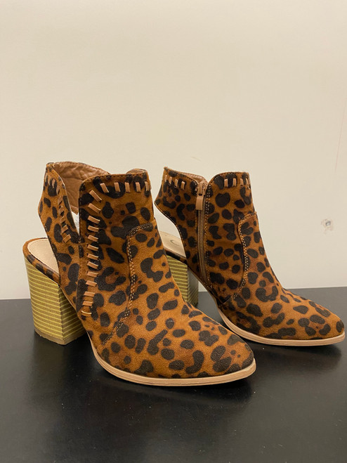 Vist Large View of Product Image Which is Used Ccocci Ankle Boots 7