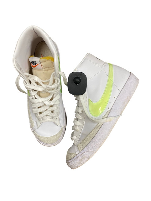 Vist Large View of Product Image Which is Used Nike Performance Shoes 8