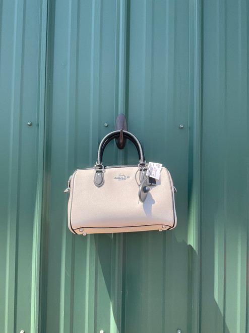 Vist Large View of Product Image Which is Used Coach Large Leather Handbag 60084-S000832383