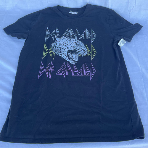 Vist Large View of Product Image Which is Used Maurices T-Shirt F XS-0/2