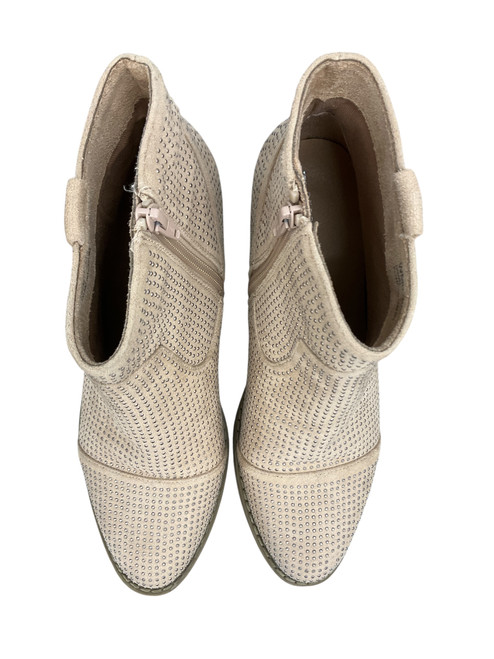 Used Report Ankle Boots 8.5 60135-S000076906 Vist Large View of Product Image Which is Used Report Ankle Boots 8.5