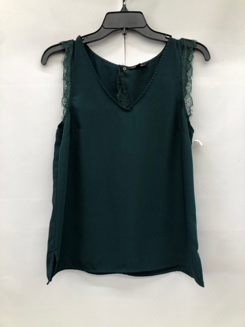 Vist Large View of Product Image Which is Used Dynamite Sleeveless Top S-4/6