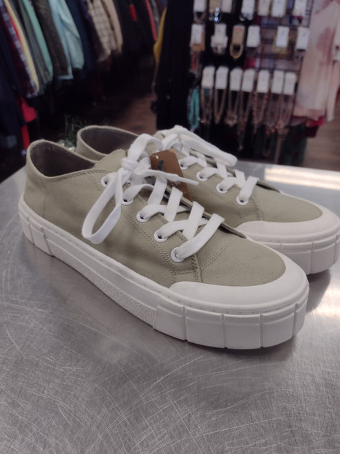 Vist Large View of Product Image Which is NWT Unbranded Casual Shoes 12