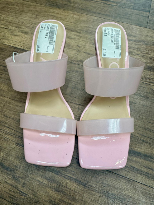 Vist Large View of Product Image Which is Used Antonio Melani Low Heels 7.5
