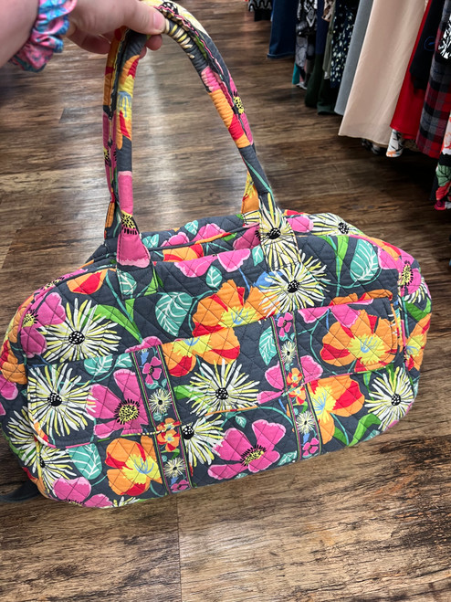 Vist Large View of Product Image Which is Used Vera Bradley Xlarge Handbag 60076-S000769380