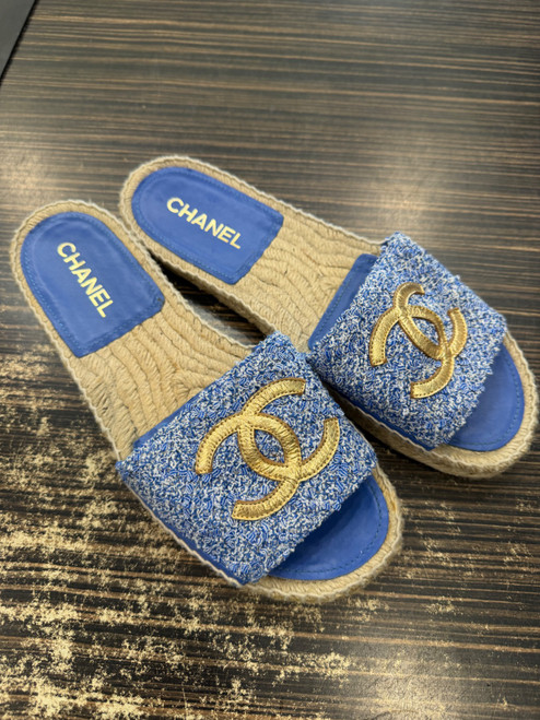 Vist Large View of Product Image Which is Used Chanel Sandals size 11