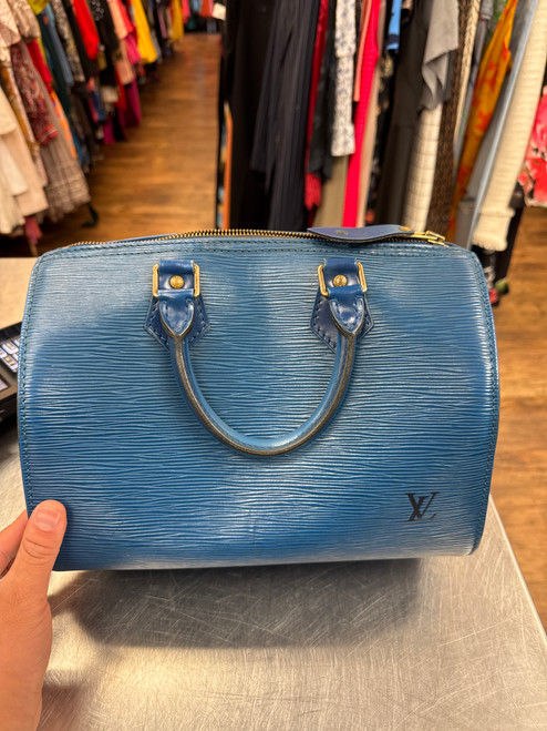 Vist Large View of Product Image Which is Used Louis Vuitton Large Leather Handbag 60009-S000578121