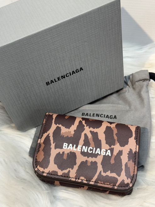 Vist Large View of Product Image Which is Used Balenciaga Leather Wallet 60132-S000096289