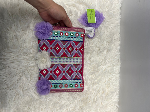 Vist Large View of Product Image Which is Used Unbranded Wristlet