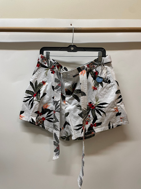 Vist Large View of Product Image Which is Used Liz Claiborne Shorts 14-32