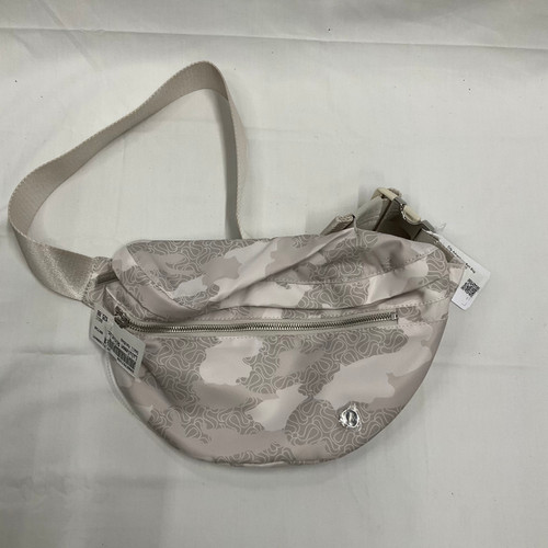 Vist Large View of Product Image Which is Used Lululemon Athletica Small Handbag 60045-S000757150