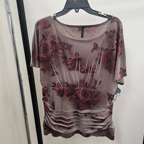 Vist Large View of Product Image Which is Used Maurices Short Sleeve Top 1X-18