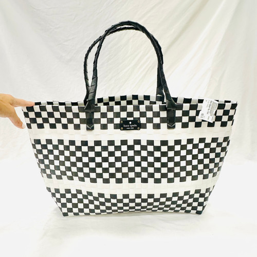 Vist Large View of Product Image Which is Used Kate Spade New York Xlarge Handbag