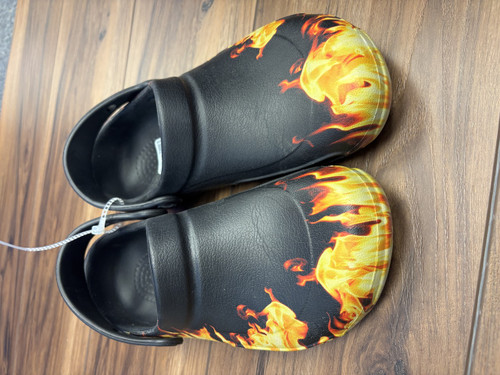 Vist Large View of Product Image Which is Used Crocs Clogs 7