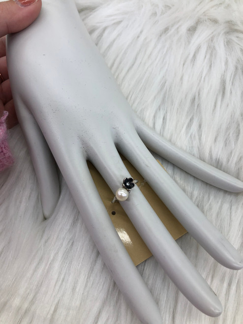 Used Pandora Ring 60124-S000161627 Vist Large View of Product Image Which is Used Pandora Ring