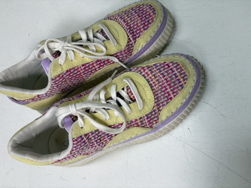 Vist Large View of Product Image Which is Used Matisse Casual Shoes 9.5