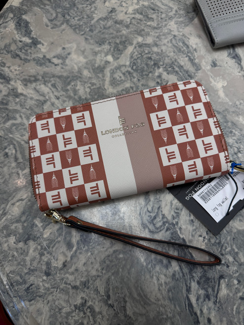 Vist Large View of Product Image Which is Used London Fog Wallet 60076-S000772352