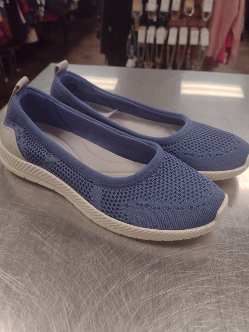 Vist Large View of Product Image Which is Used Easy Spirit Flats 6.5