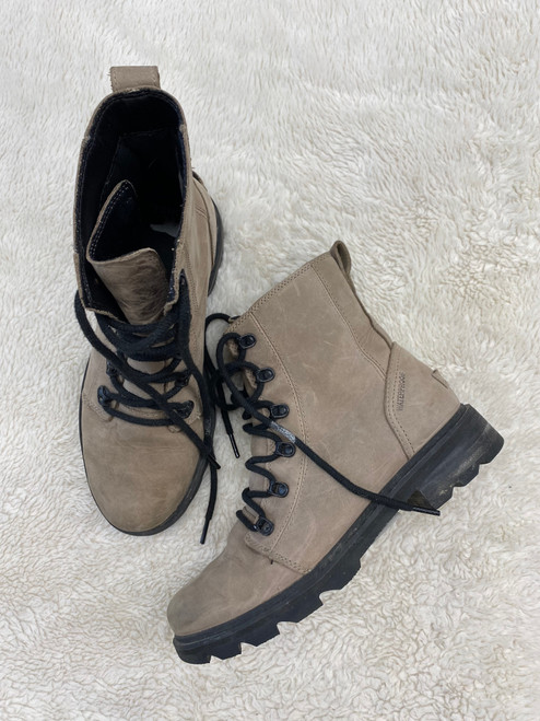 Used Sorel Ankle Boots 9 60119-S000092574 Vist Large View of Product Image Which is Used Sorel Ankle Boots 9