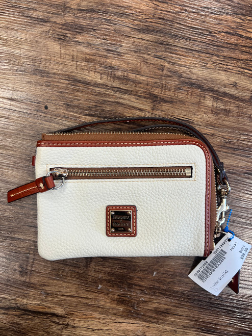 Vist Large View of Product Image Which is Used Dooney Leather Wristlet 60076-S000772968