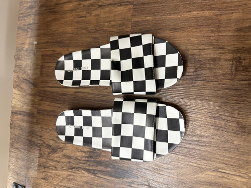 Vist Large View of Product Image Which is Used Gianni Bini Sandals 7 60031-S000761965
