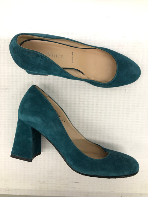 Vist Large View of Product Image Which is Used Ron White Low Heels 6.5 60124-S000162503