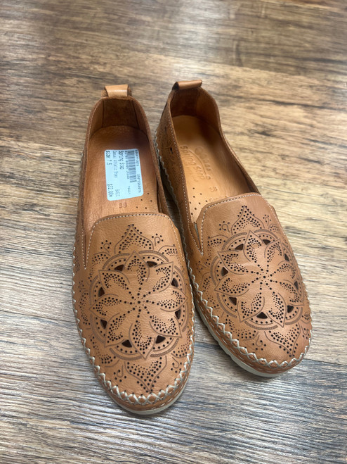Vist Large View of Product Image Which is Used Spring Step Casual Shoes 7.5