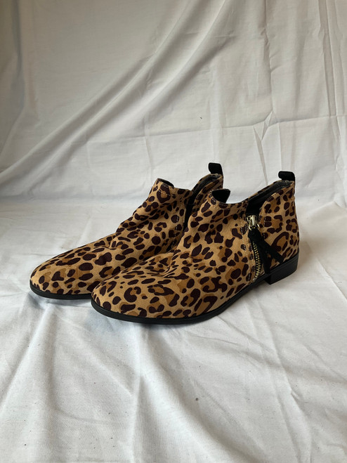 Used Dr. Scholls Ankle Boots 9 60045-S000760236 Vist Large View of Product Image Which is Used Dr. Scholls Ankle Boots 9