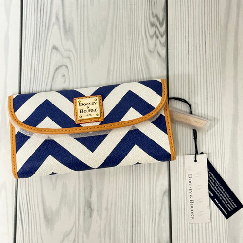 Vist Large View of Product Image Which is Used Dooney & Bourke Leather Wallet 60071-S000595621
