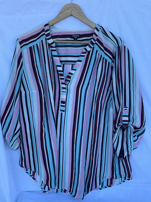 Vist Large View of Product Image Which is Used Torrid Long Sleeve Top 1X-18